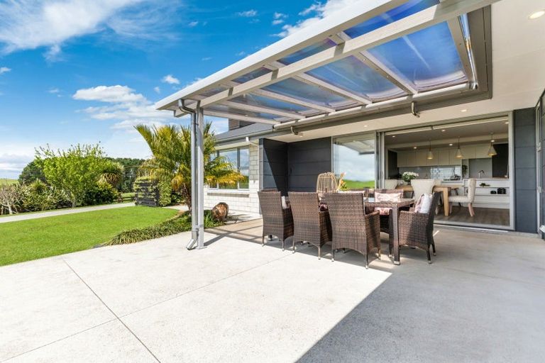 Photo of property in 890 Findlay Road, Pukorokoro / Miranda, Miranda, 2473