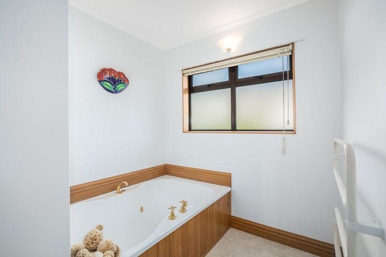 Photo of property in 17 Bosun Terrace, Whitby, Porirua, 5024