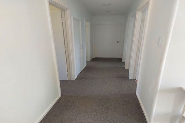 Photo of property in 21 Flaxdale Street, Birkdale, Auckland, 0626