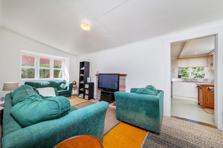 Photo of property in 20 Oakdale Road, Mount Roskill, Auckland, 1041