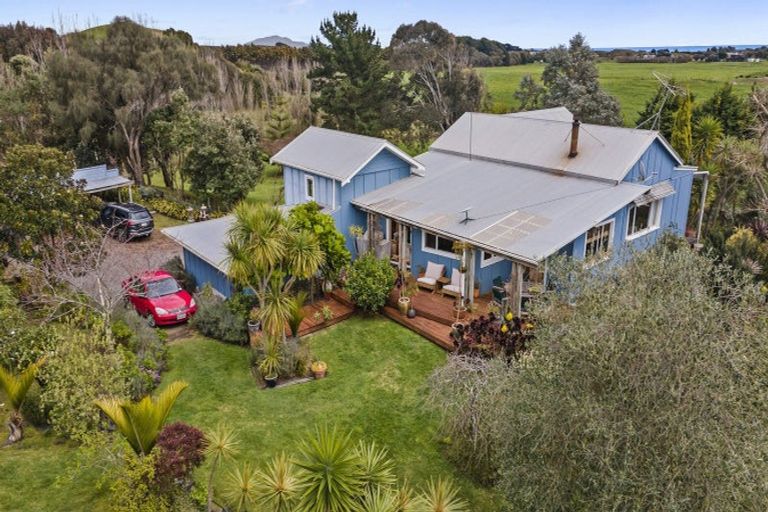 Photo of property in 41 Walkers Lane, Manakau, Levin, 5573