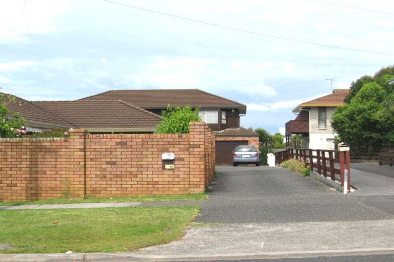 Photo of property in 2/13 Toroa Street, Torbay, Auckland, 0630