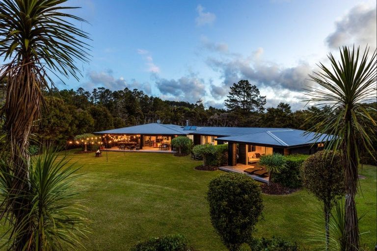 Photo of property in 875 Hibiscus Coast Highway, Waiwera, Orewa, 0994