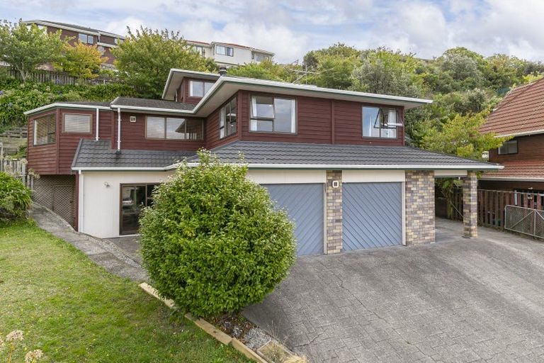 Photo of property in 12 Cullen Place, Tawa, Wellington, 5028