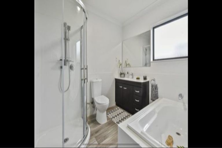 Photo of property in 2/10 Ridge Road, Howick, Auckland, 2014