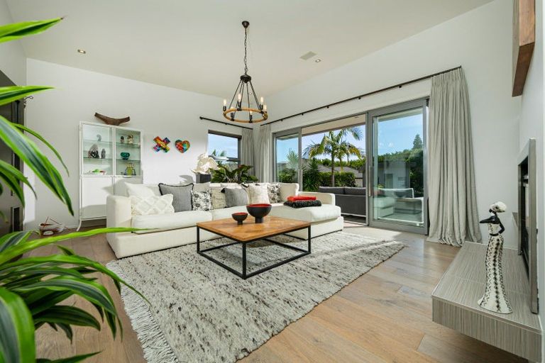 Photo of property in 35 Pounamu Avenue, Greenhithe, Auckland, 0632