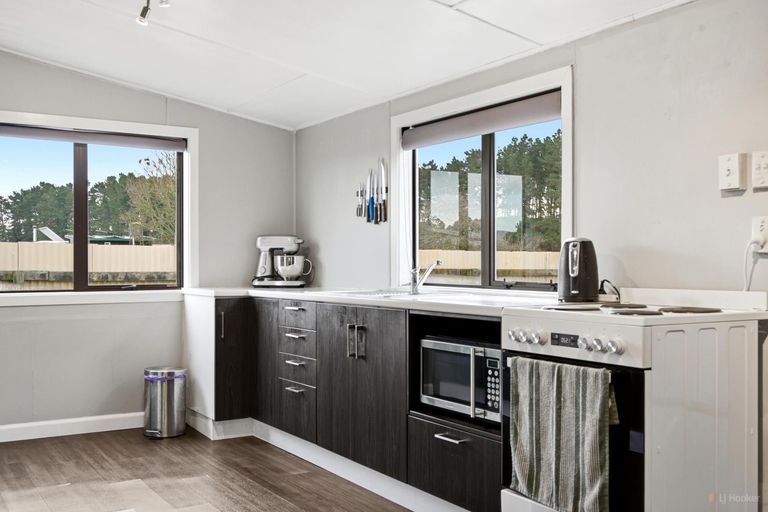 Photo of property in 24 Queen Street, Pareora, 7912