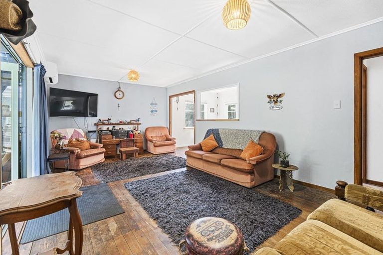 Photo of property in 4 Oha Street, Mokau, 4376