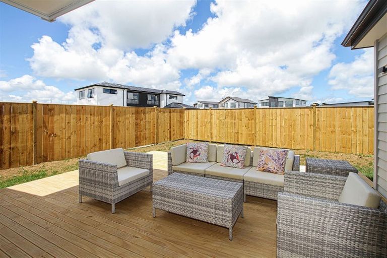 Photo of property in 13 Kaitiaki Drive, Clarks Beach, 2122