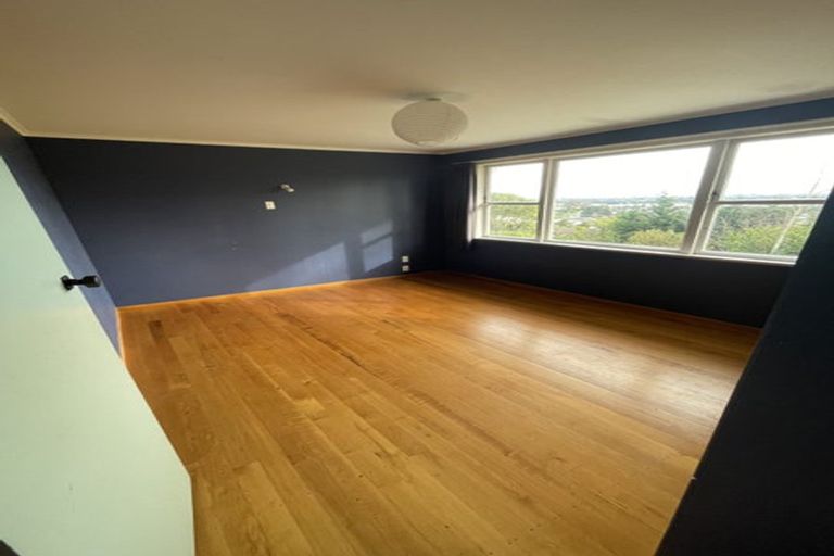 Photo of property in 27 Waikite Road, Welcome Bay, Tauranga, 3112