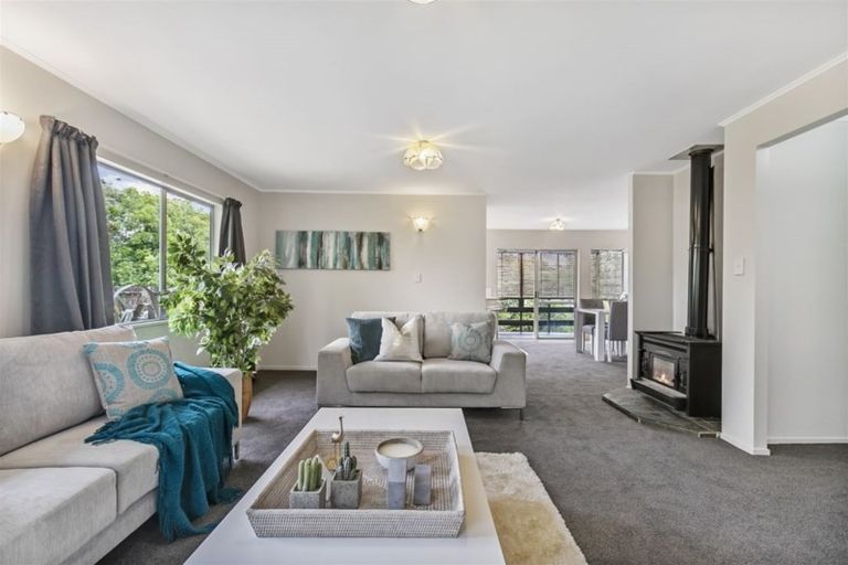 Photo of property in 123 Oreil Avenue, West Harbour, Auckland, 0618