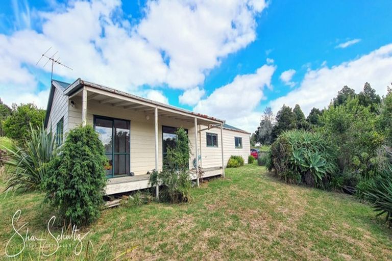 Photo of property in 105 Gorge Road, Maungaturoto, 0520