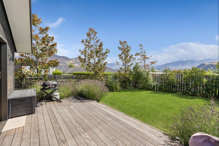 Photo of property in 11 Centre Crescent, Wanaka, 9305