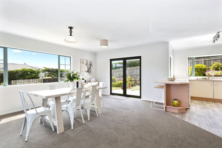 Photo of property in 128 Woodman Drive, Tawa, Wellington, 5028