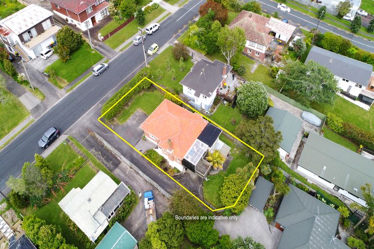 Photo of property in 32 Evans Road, Glen Eden, Auckland, 0602