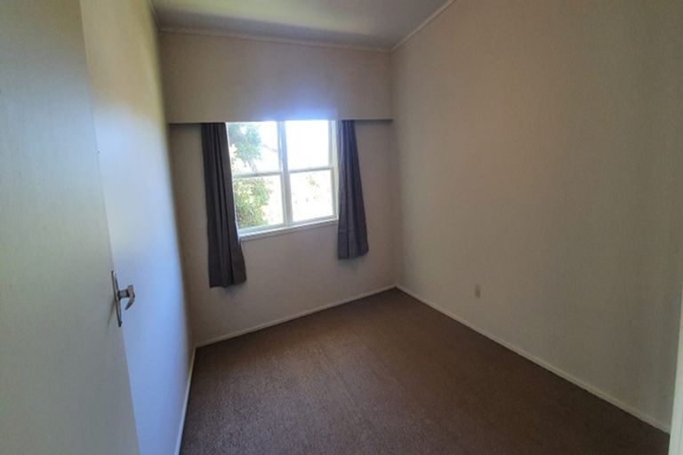 Photo of property in 125 Birkdale Road, Birkdale, Auckland, 0626