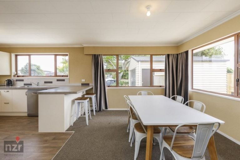 Photo of property in 23a John F Kennedy Drive, Milson, Palmerston North, 4414