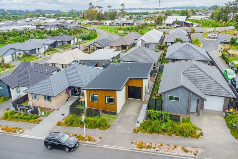 Photo of property in 6 Settler Avenue, Omokoroa, 3114