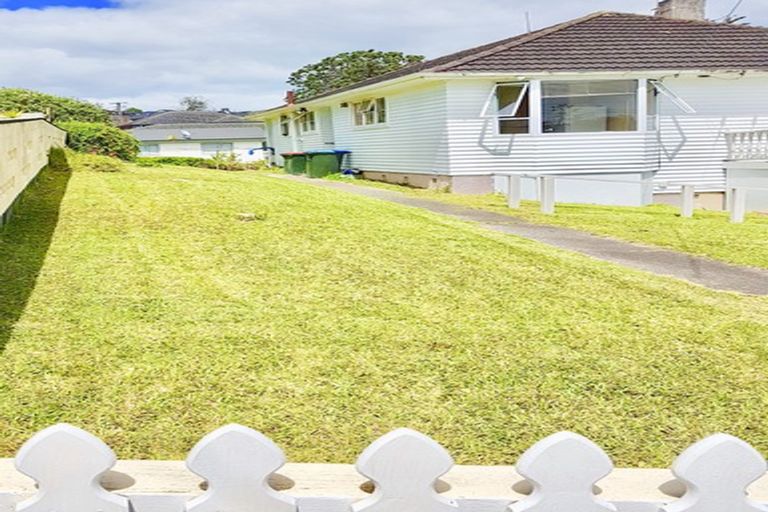 Property details for 7 Morrie Laing Avenue, Mount Roskill, Auckland, 1041
