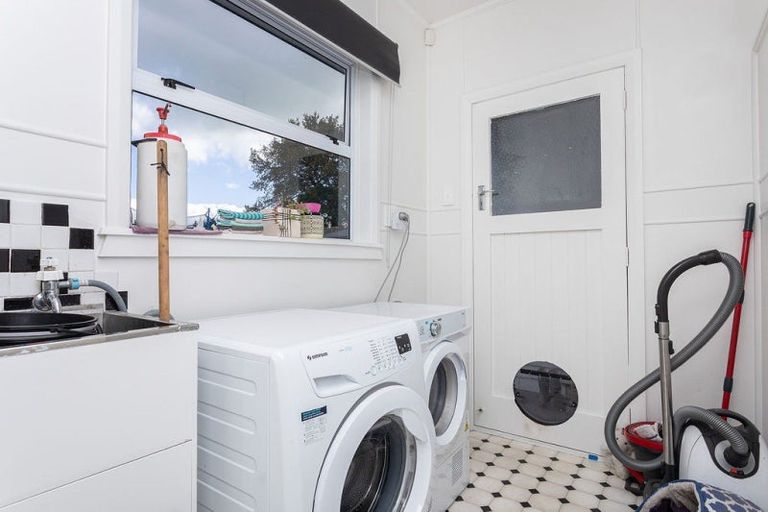 Photo of property in 35 Guy Street, Dannevirke, 4930