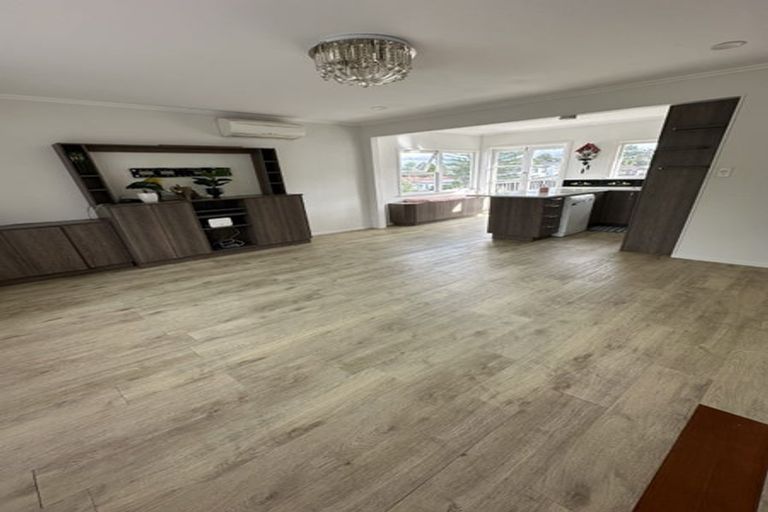 Photo of property in 19 Camelot Place, Glenfield, Auckland, 0629