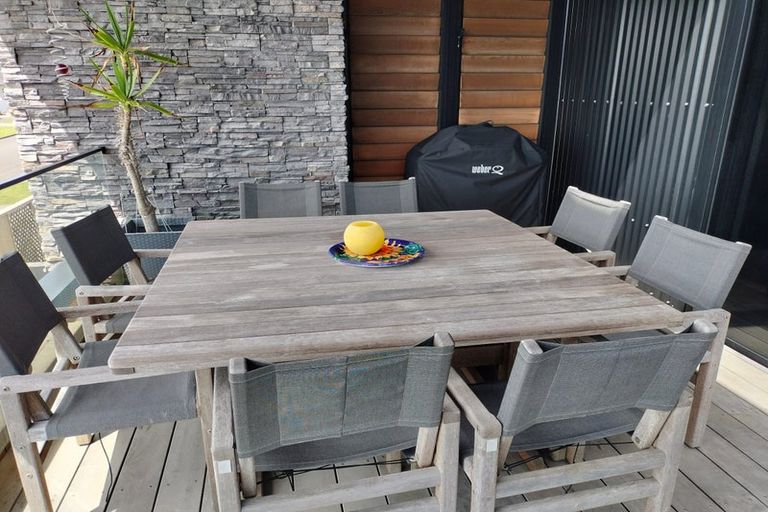 Photo of property in 14 Hamblyn Street, Strandon, New Plymouth, 4312