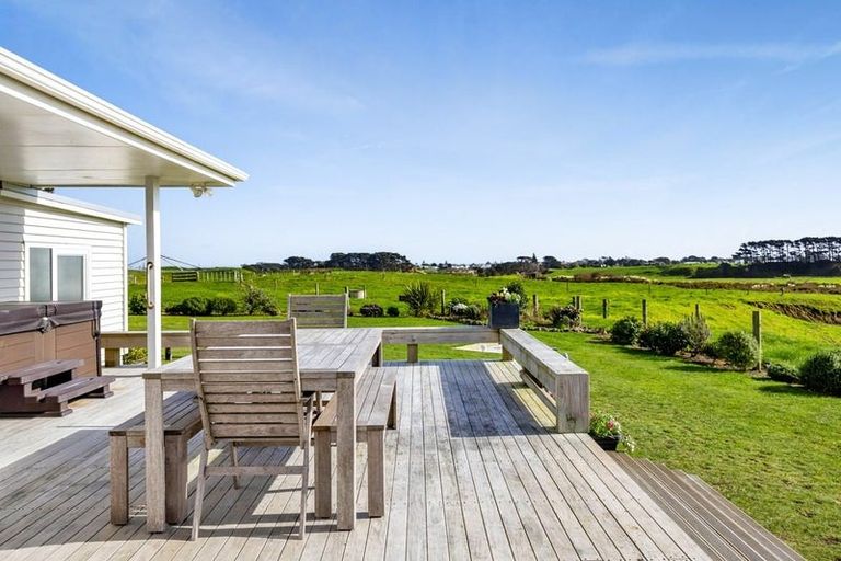 Photo of property in 3624 Eltham Road, Opunake, 4682