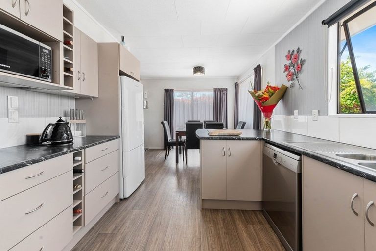 Photo of property in 42 Barnard Road, Fairy Springs, Rotorua, 3015