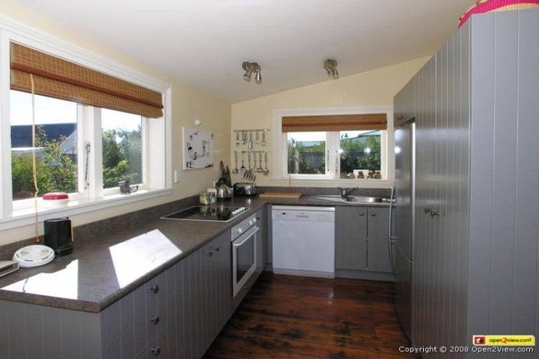 Photo of property in 106 Jellicoe Street, Martinborough, 5711