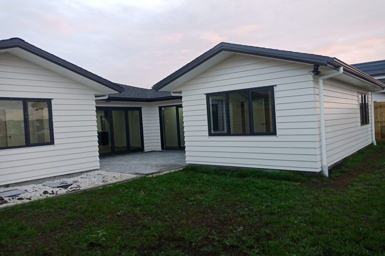 Photo of property in 21 Black Beech Crescent, Takanini, 2110