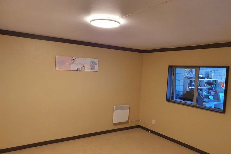 Photo of property in 35a Penryn Drive, Camborne, Porirua, 5026