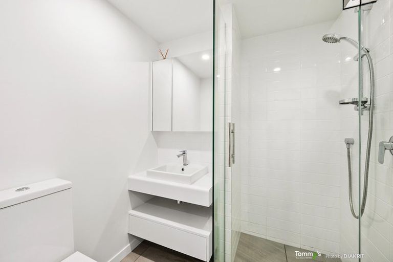 Photo of property in Pinnacle Apartments, E904/160 Victoria Street, Te Aro, Wellington, 6011