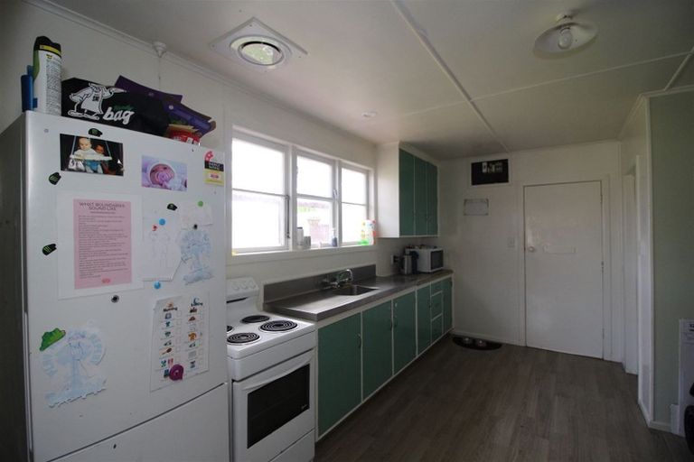 Photo of property in 208 Balmoral Drive, Tokoroa, 3420