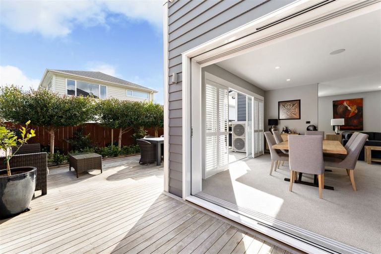 Photo of property in 37 Nobilo Road, Kumeu, 0810