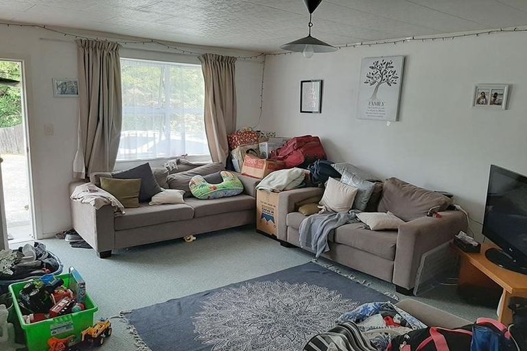 Photo of property in 42 Mildmay Road, Henderson, Auckland, 0610