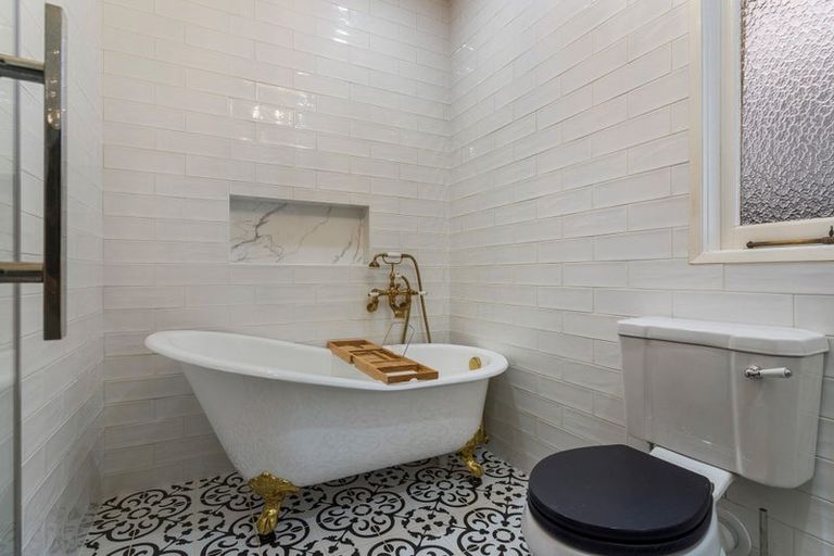 Photo of property in 6 Peverill Crescent, Papatoetoe, Auckland, 2025