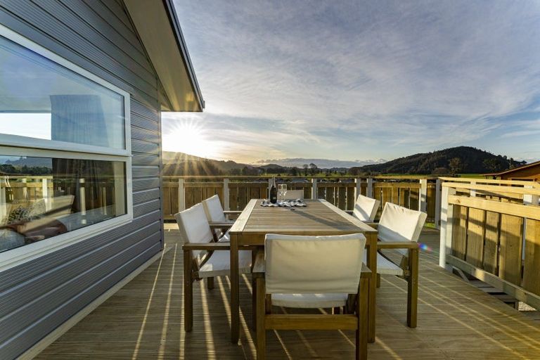 Photo of property in 32 Arapeta Place, Takaka, 7110