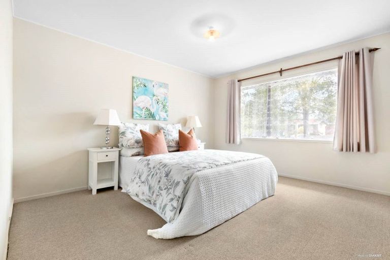 Photo of property in 10 Regia Close, Half Moon Bay, Auckland, 2012