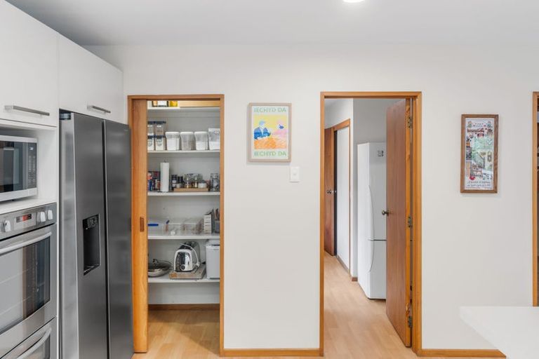 Photo of property in 16 Felstead Place, Avonhead, Christchurch, 8042