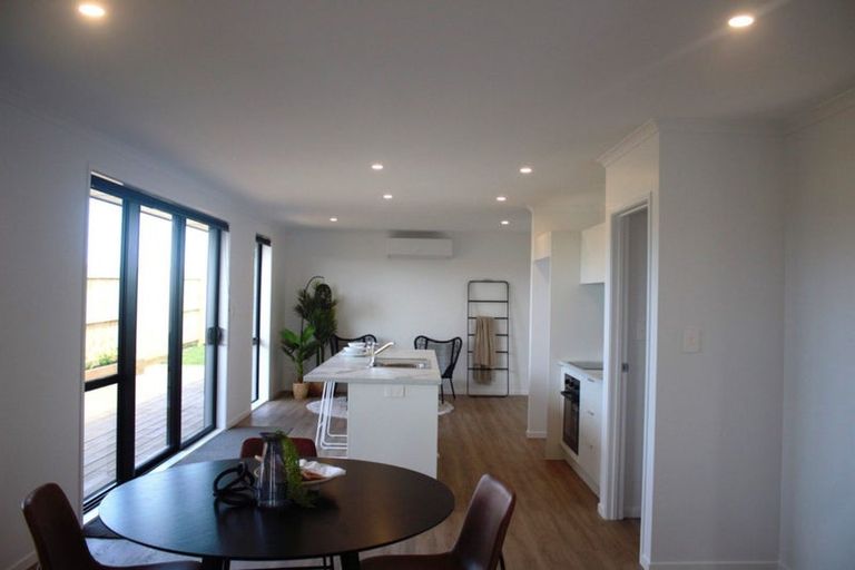 Photo of property in 15 Te Taniwha Road, One Tree Point, 0118