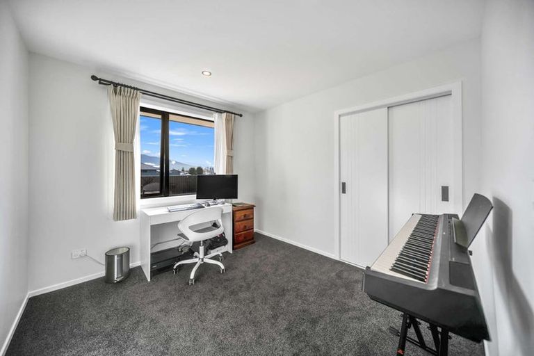 Photo of property in 102 Tukare Loop, Te Anau, 9600