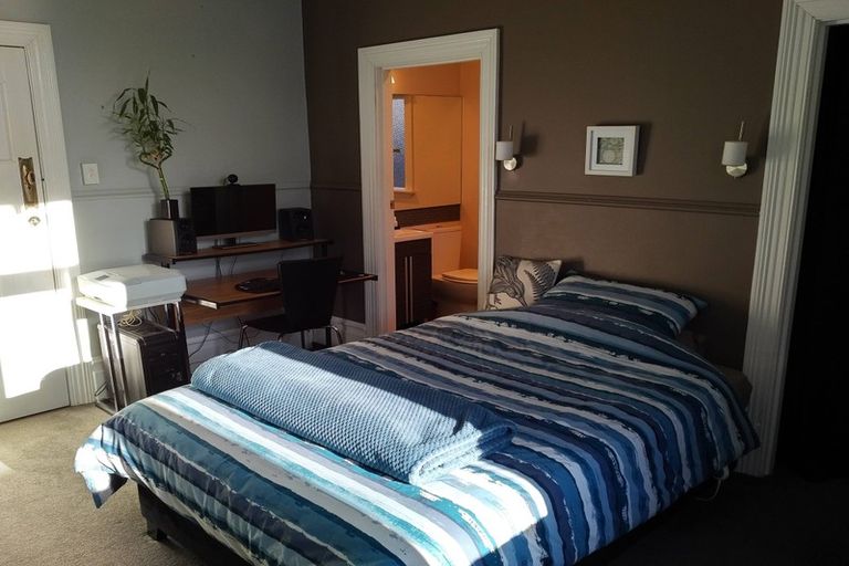 Photo of property in 1 Beach Street, Saint Clair, Dunedin, 9012