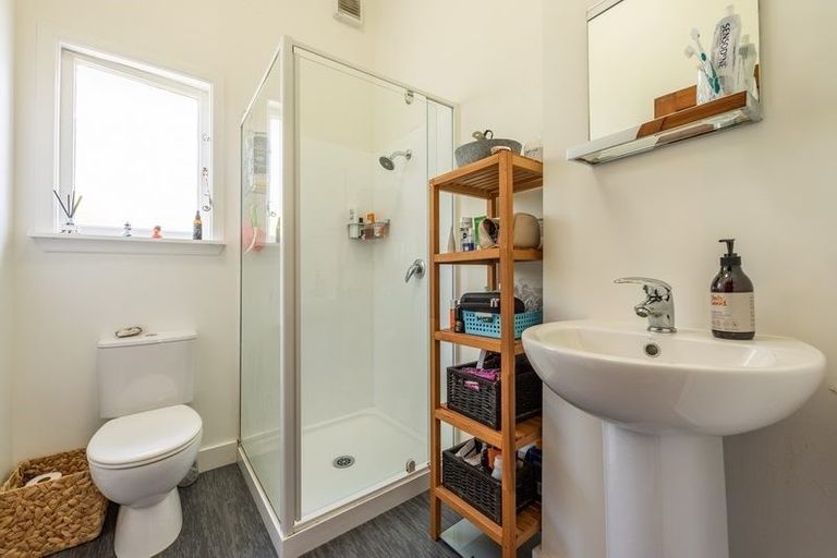 Photo of property in 99 Onepu Road, Lyall Bay, Wellington, 6022