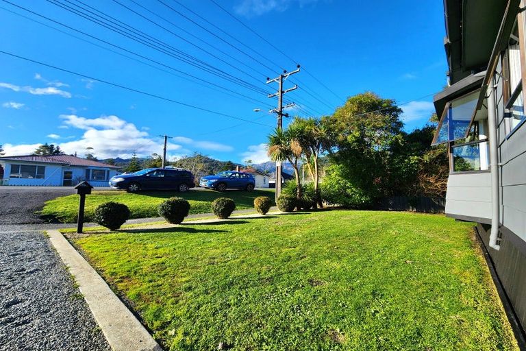 Photo of property in 9 Inverness Street, Dunollie, Runanga, 7803