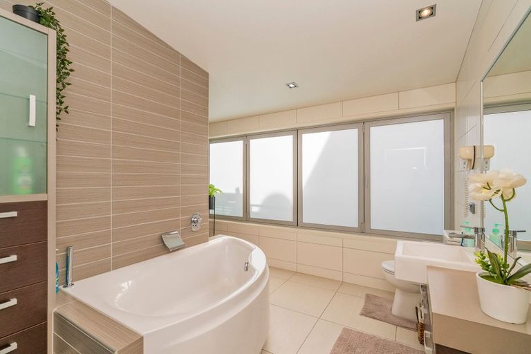 Photo of property in 8 Hei Esplanade, Whitianga, 3510