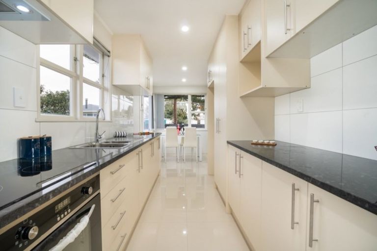 Photo of property in 31 Addington Avenue, Manurewa, Auckland, 2102