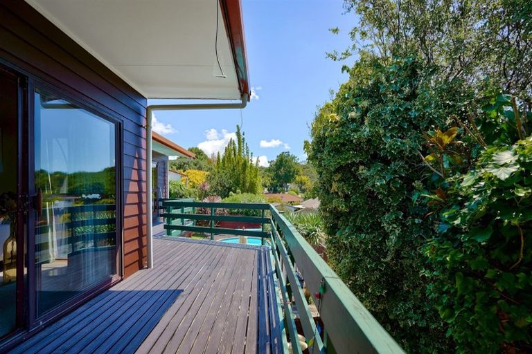 Photo of property in 3 Valdese Rise, Browns Bay, Auckland, 0630