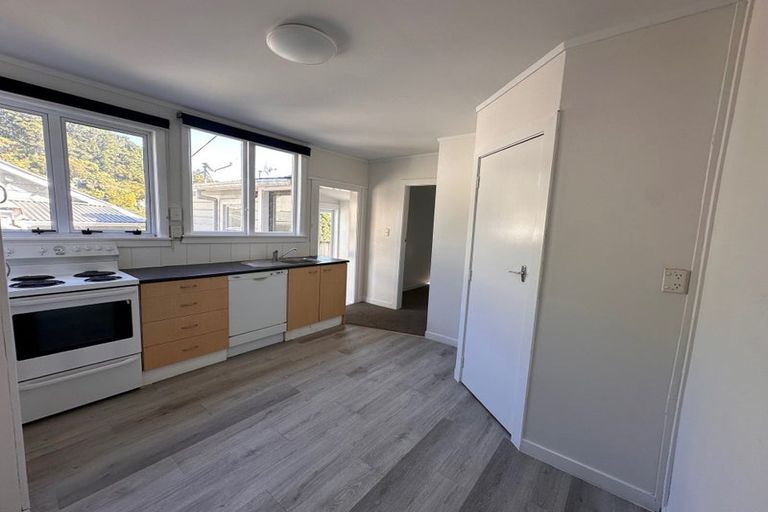 Photo of property in 23 Totara Street, Eastbourne, Lower Hutt, 5013