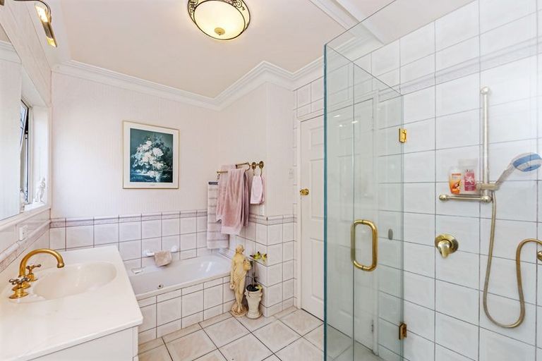 Photo of property in 75 De Luen Avenue, Tindalls Beach, Whangaparaoa, 0930