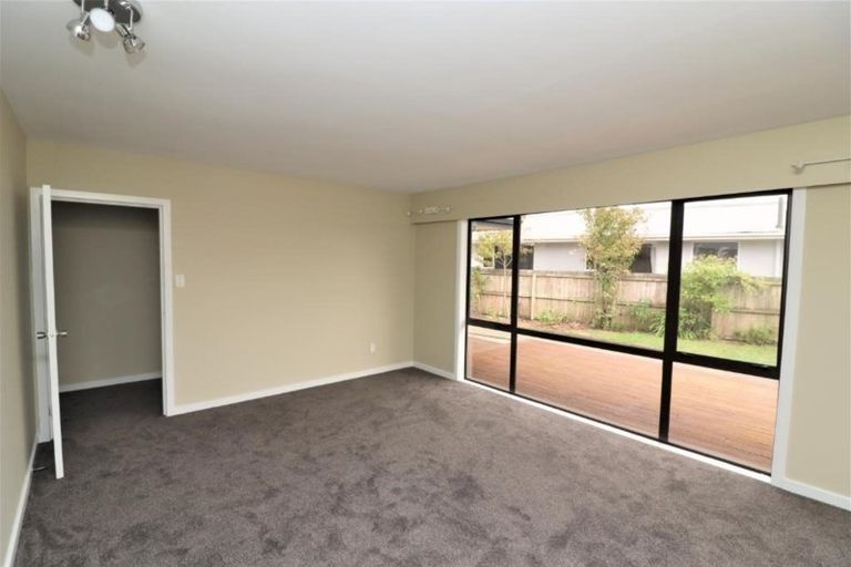 Photo of property in 52 Woolley Street, Avondale, Christchurch, 8061